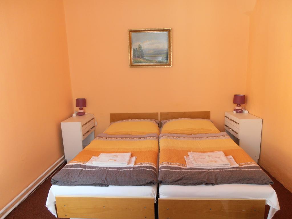 Penzion U Ceske Koruny Jičín Zimmer foto